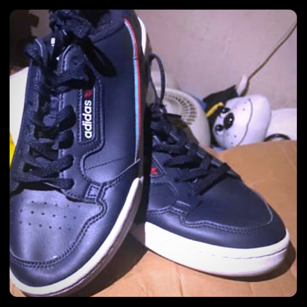 Adidas Sneakers